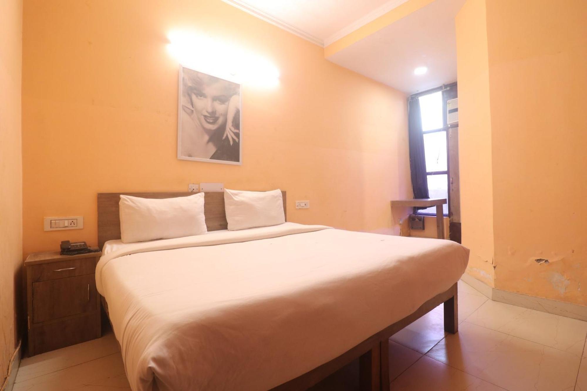 Hotel O Avni Residency Gurgáon Kültér fotó