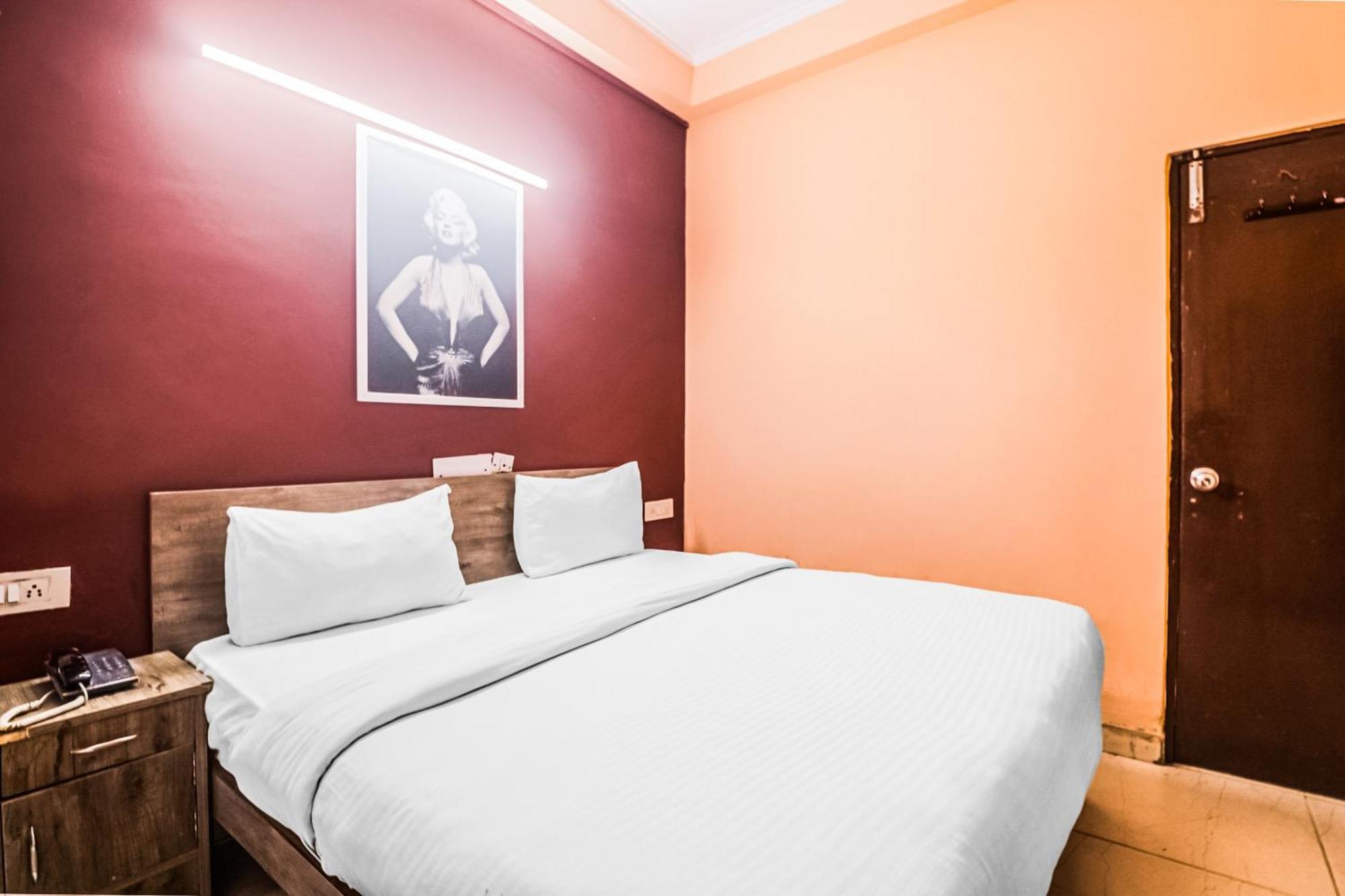 Hotel O Avni Residency Gurgáon Kültér fotó
