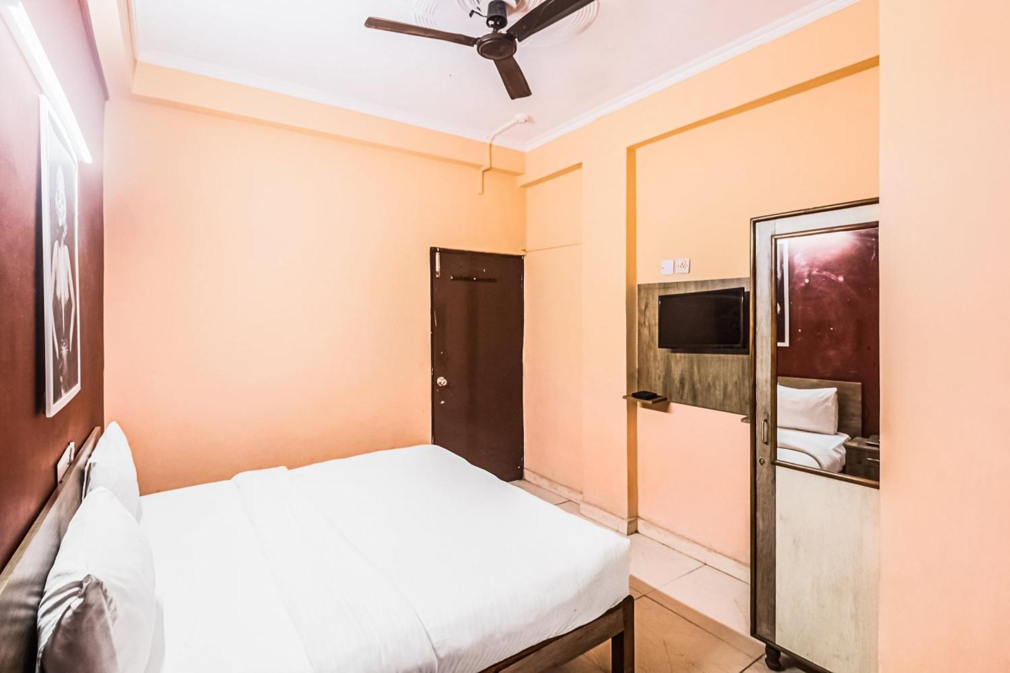Hotel O Avni Residency Gurgáon Kültér fotó