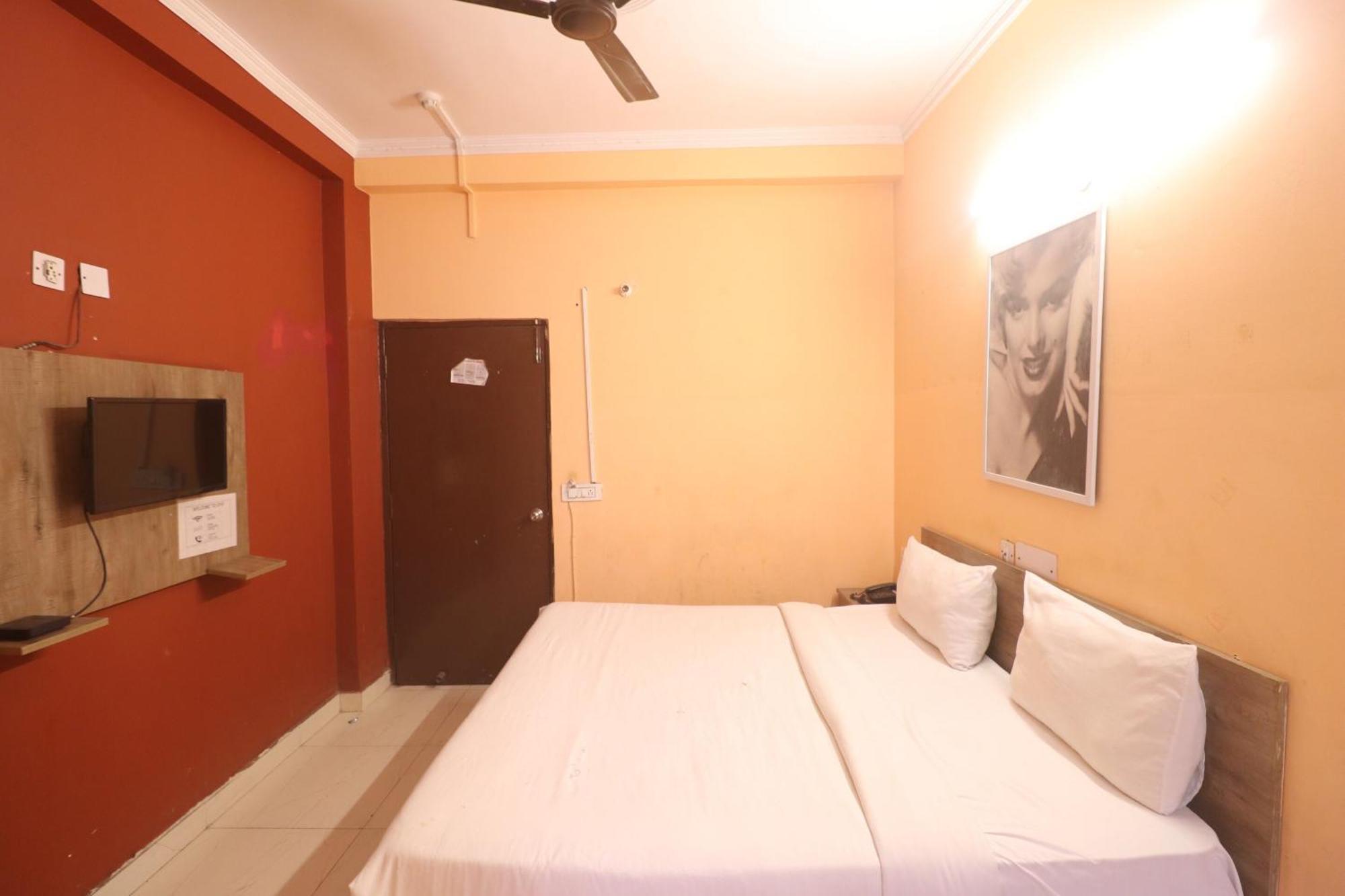 Hotel O Avni Residency Gurgáon Kültér fotó