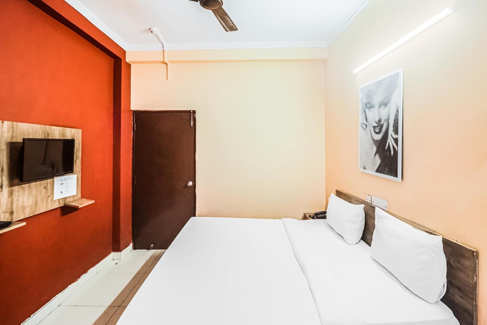 Hotel O Avni Residency Gurgáon Kültér fotó